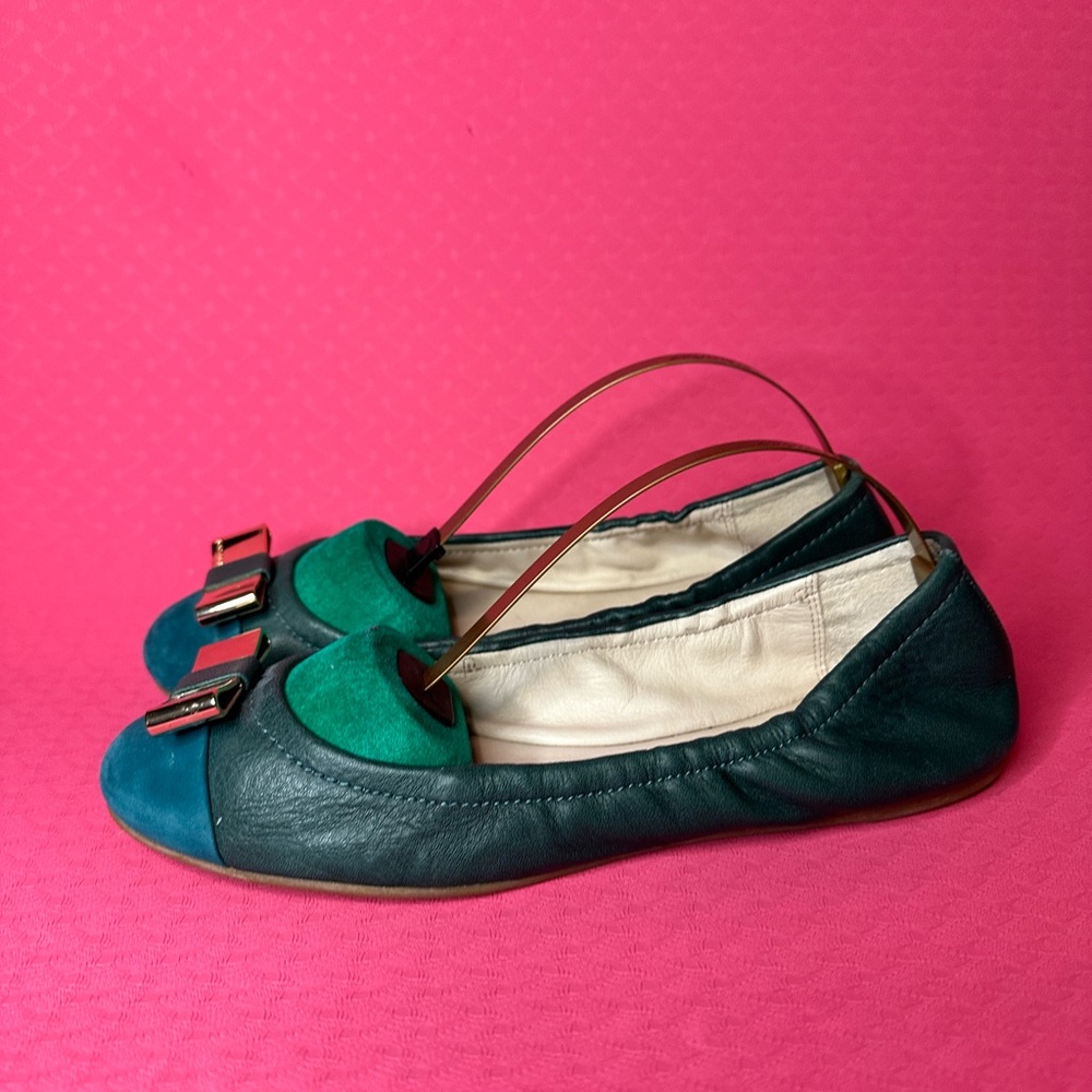 COACH FLATS WITH GOLD BOW